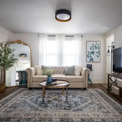 Walkable to Everywhere in Little Italy- Near CWRU and Cleveland Clinic Main Campus