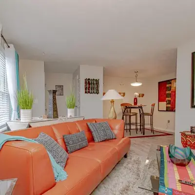 Lovely Eclectic Duplex - Peaceful Neighborhood