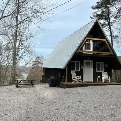 Cherokee Cabin-Cave Run Lake and Cliff Views-Red River Gorge