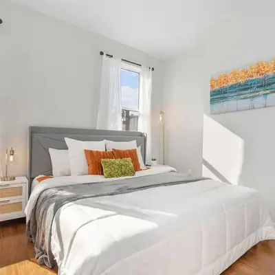 Sleep like a King - OTR- Free Light Rail !