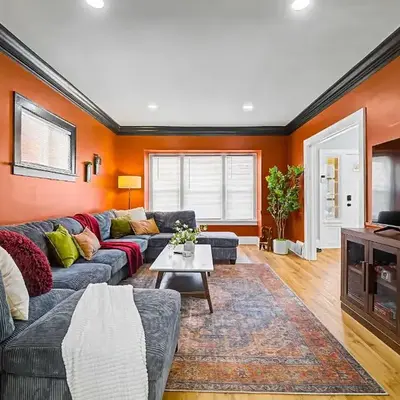 4 Bed 2 Bath Walk to Lakewood Restaurants and Shops