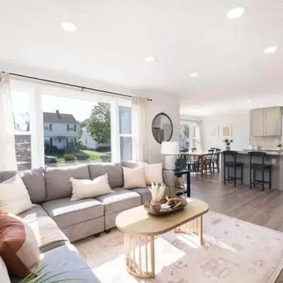 Remodeled 4 Bedroom With a Game Room