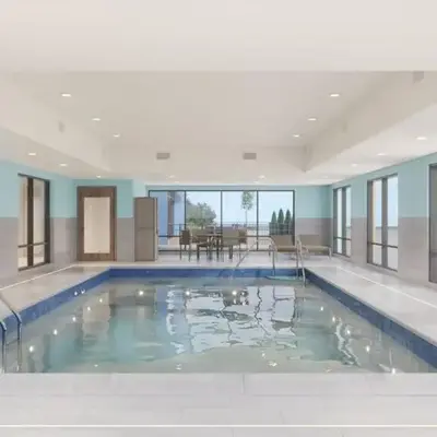 Holiday Inn Express & Suites Muncie Northwest by IHG