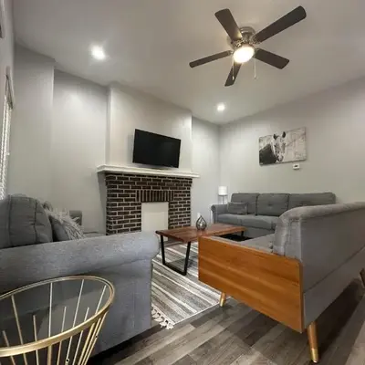 Cityscape 2BR Near Downtown