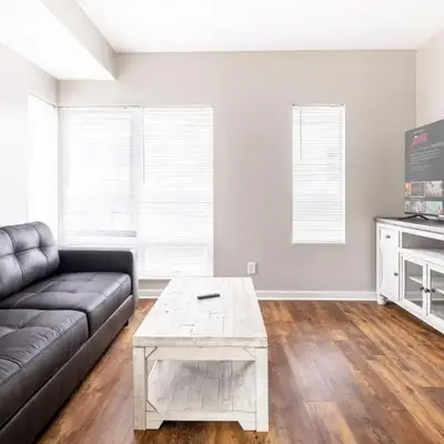 Luxury Downtown Townhome Private Garage Unit 3