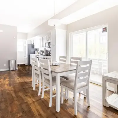 Luxury Downtown Townhome Private Garage Unit 10