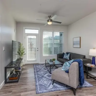 Stylish & Spacious Stay Near The Banks
