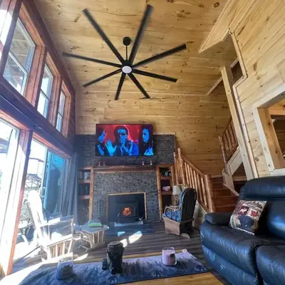 Cabin in the treetops!