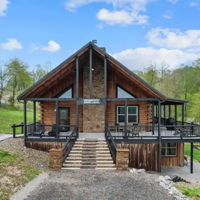 Serenity Ridge- Scenic Luxury Log Estate Getaway
