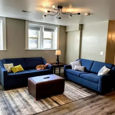 Cle Suites 3BR 2BA 5 min Walk to Cle Clinic Unit 2