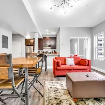 Cle Suites 2BR 1BA 5 min Walk to Cle Clinic #14