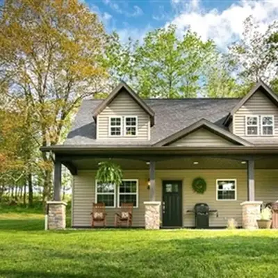 Beautiful Countryside Cabin with Hot-Tub and Pond Views in Ohio