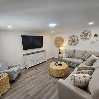 Cozy New Const. Ranch Near Park