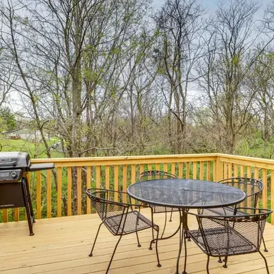 8 Mi to Ark Encounter Family Home with Deck and Grill