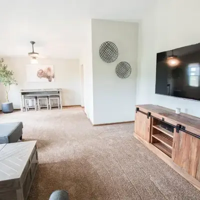 Sherwood Forest Park- 6BD/3BA on Private Ohio Land
