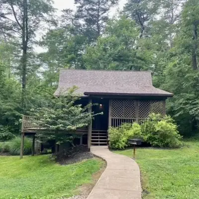 Laurelwood - by The Chalets