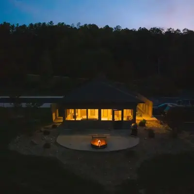 Rockhouse - by The Chalets
