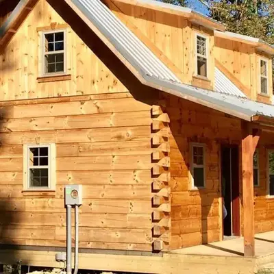Authentic Stunning Cabin Rental with Private Jacuzzi near Huntington