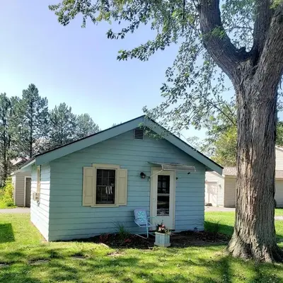 Rustic Lakeside Vacation Rental with Beach Access in Vermilion