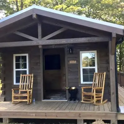 Romantic Log Cabin Accommodation with Private Jacuzzi near Huntington