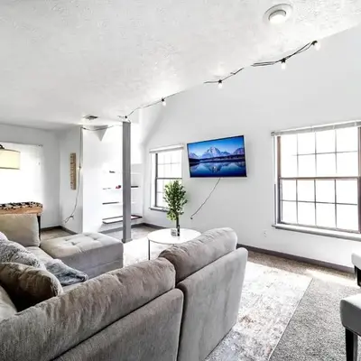 Bamboo Retreat- Private Parking -New Reno -Central