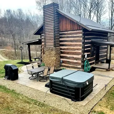 Renovated Cottage with Spa Surrounded by Beautiful Hiking Trails by Tappan Lake in Ohio