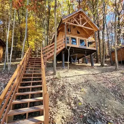 Lofted Cabin Wonderful for Outdoor Adventures near Tappan Lake in Ohio