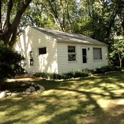 Secluded Cottage Rental in the Trees by Lake Erie