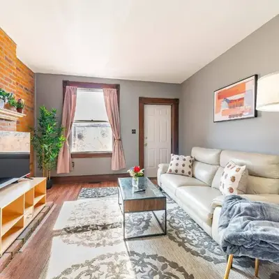 Cozy Brick-Short North Condo - (fenced yard) - OSU