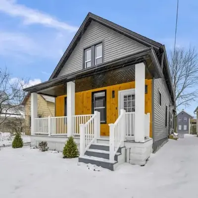 Tremont Jewel Group Stay in the Heart of Tremont