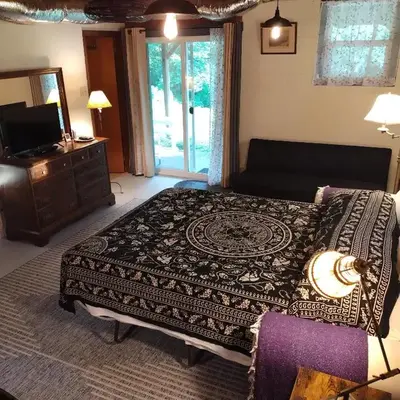 Country suite with bath and laundry