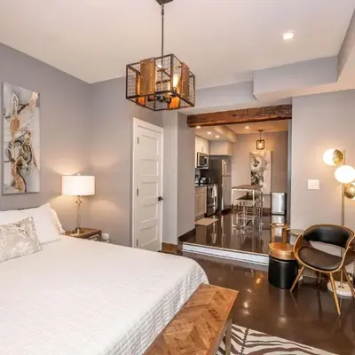 Luxury Mt Adams Retreat Apt 1