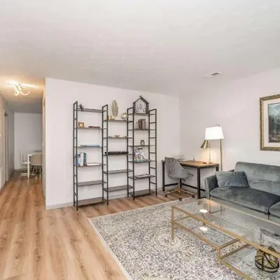 Arkstone Retreat 1 - Chic Downtown Escape