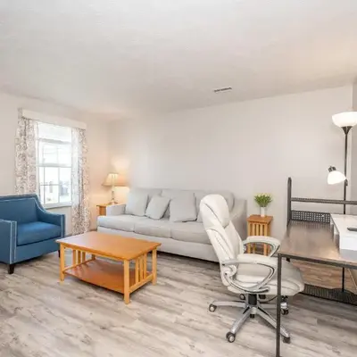 Arkstone Retreat 2 - Chic 2 Bedroom