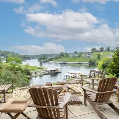 Lazy Days Waterfront for 12