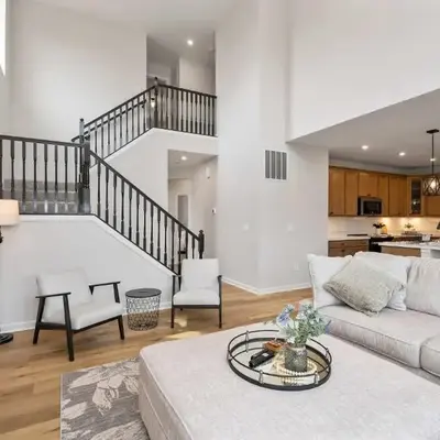 Lunar Haven - Gorgeous 5 BDR