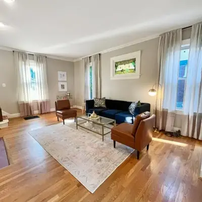 Cute & Cozy 2 bed 1 and a half bath Oakley