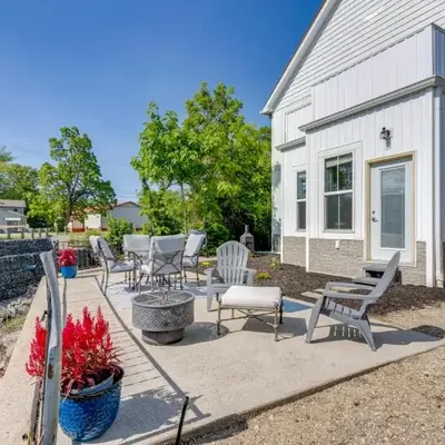 Steps to Buckeye Lake Family-Friendly Home