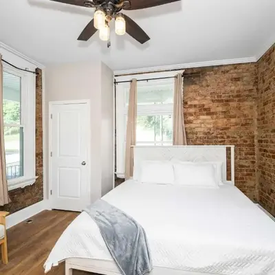 Ludlow Lodge with City Views