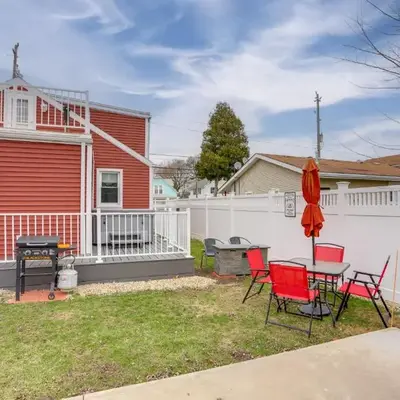 1 Block to Beach Home with Hot Tub in Port Clinton!