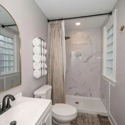 LUXE Spot 2