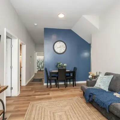 Queen City Retreat 1 Cozy Home for 6 Near Attractions & Restaurants
