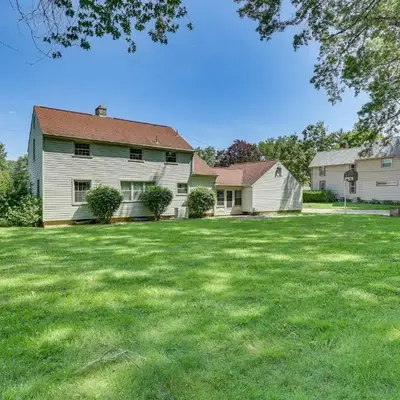 1 Mi to Dtwn Salem Apt with Garage Access!