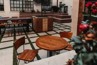 Gallery image of Charming DT Loft l Parking l Fast Wi-Fi l Café in Cleveland