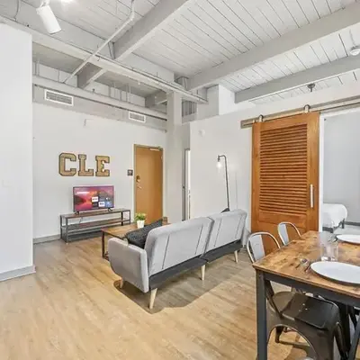 Charming DT Loft l Parking l Fast Wi-Fi l Café