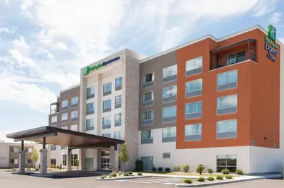 an image of a tru by hilton hotel at Holiday Inn Express & Suites Sandusky by IHG in Sandusky