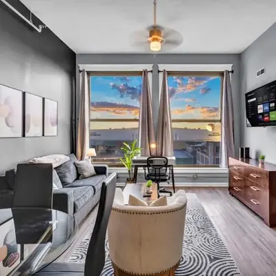 Downtown Cleveland Loft Near CSU