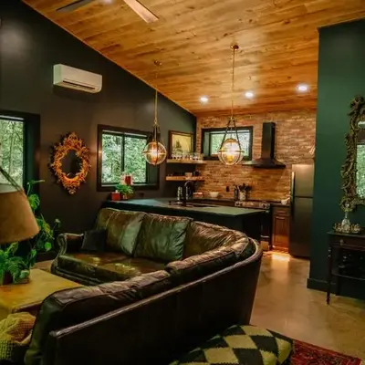Whiskey Lounge