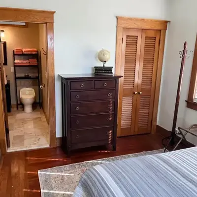 Fiesinger House - Private 1-bd unit