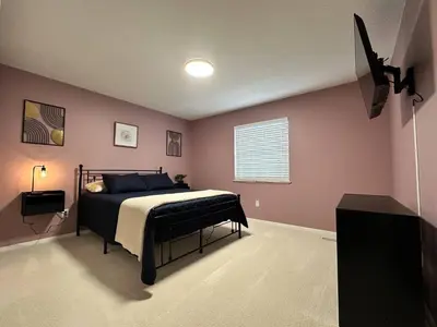 Gallery image of Blessed Beyond Measure King with Ensuite in Norwalk
